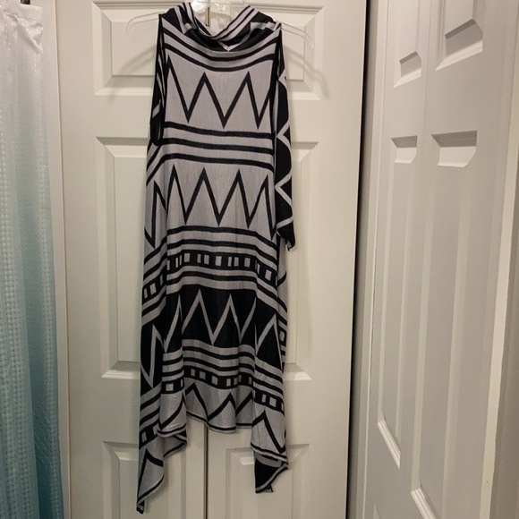 Ya Los Angeles Geometric Hi-low Open Vest/Cardigan - Picture 6 of 8